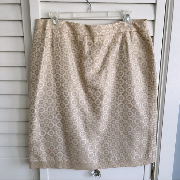 Womens 2 Piece Suit (Collarless Blazer & Pencil skirt) - Picture 6 of 9